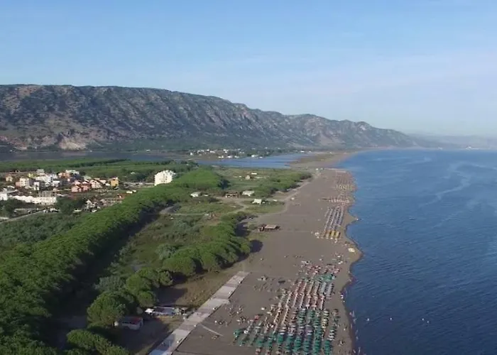 Beachfront, Tirana