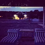 Beachfront, Tirana Willa *