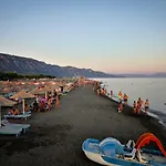 Willa Beachfront, Tirana *