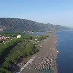 Beachfront, Tirana