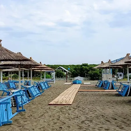 Villa Beachfront, Tirana