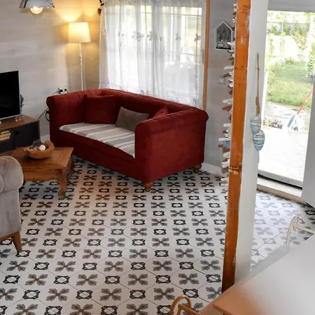 ヴィラ Beachfront, Tirana