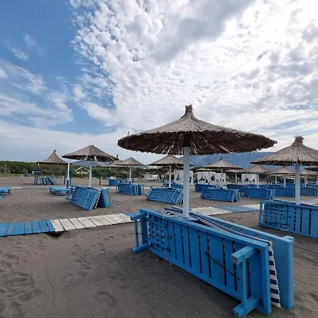 Beachfront, Tirana * Velipoje