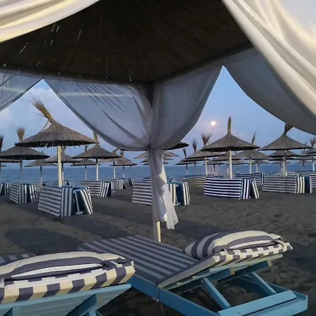 Beachfront, Tirana * Velipoje