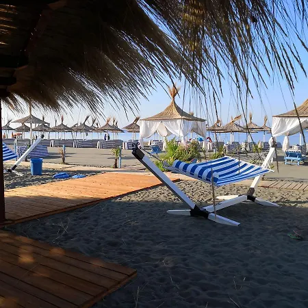 Beachfront, Tirana ヴィラ Velipojë