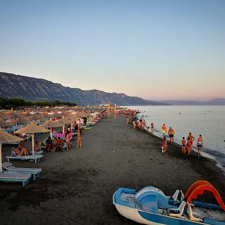 ヴィラ Beachfront, Tirana *