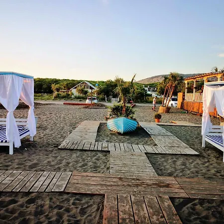 Beachfront, Tirana * Velipoje