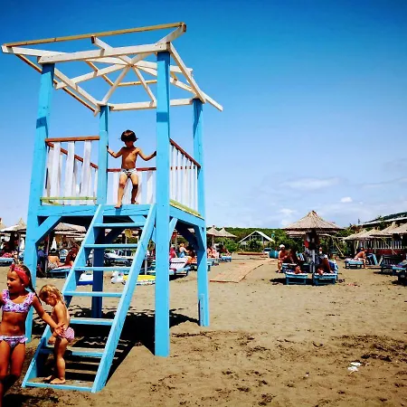 ヴィラ Beachfront, Tirana *