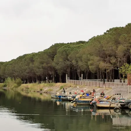 ヴィラ Beachfront, Tirana *